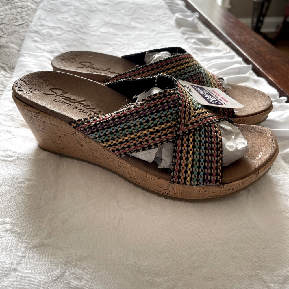 NWT SKECHERS Cali Women's Beverlee Delighted Wedge Sandals US Size 9 Multi Color